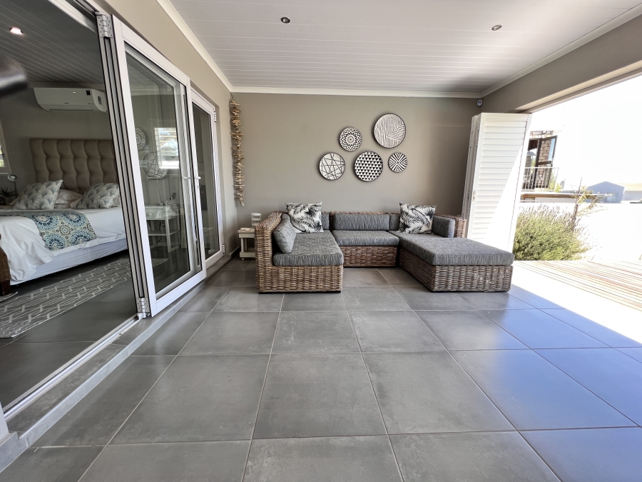 4 Bedroom Property for Sale in Myburgh Park Western Cape